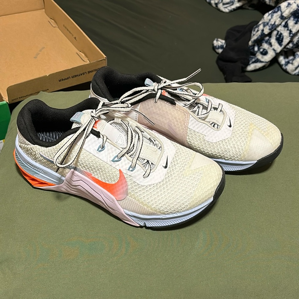 Nike react women’s Metcon sneakers